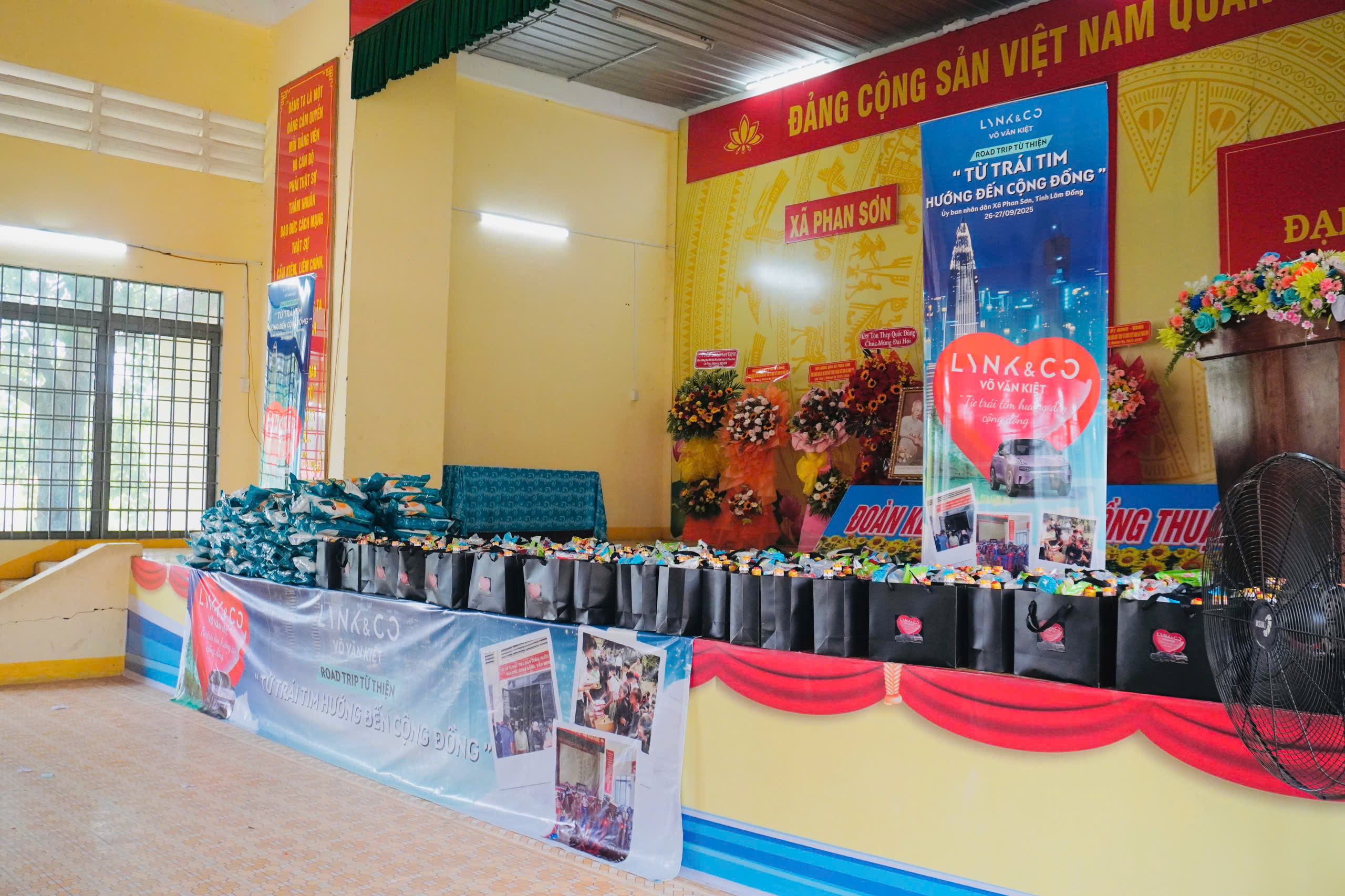 Liên hệ 15 Liên-hệ