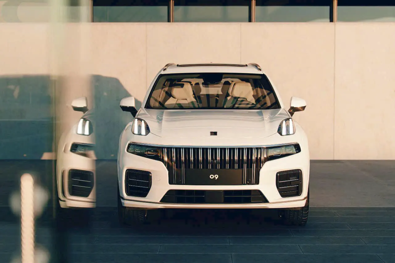 Lynk Co 09
