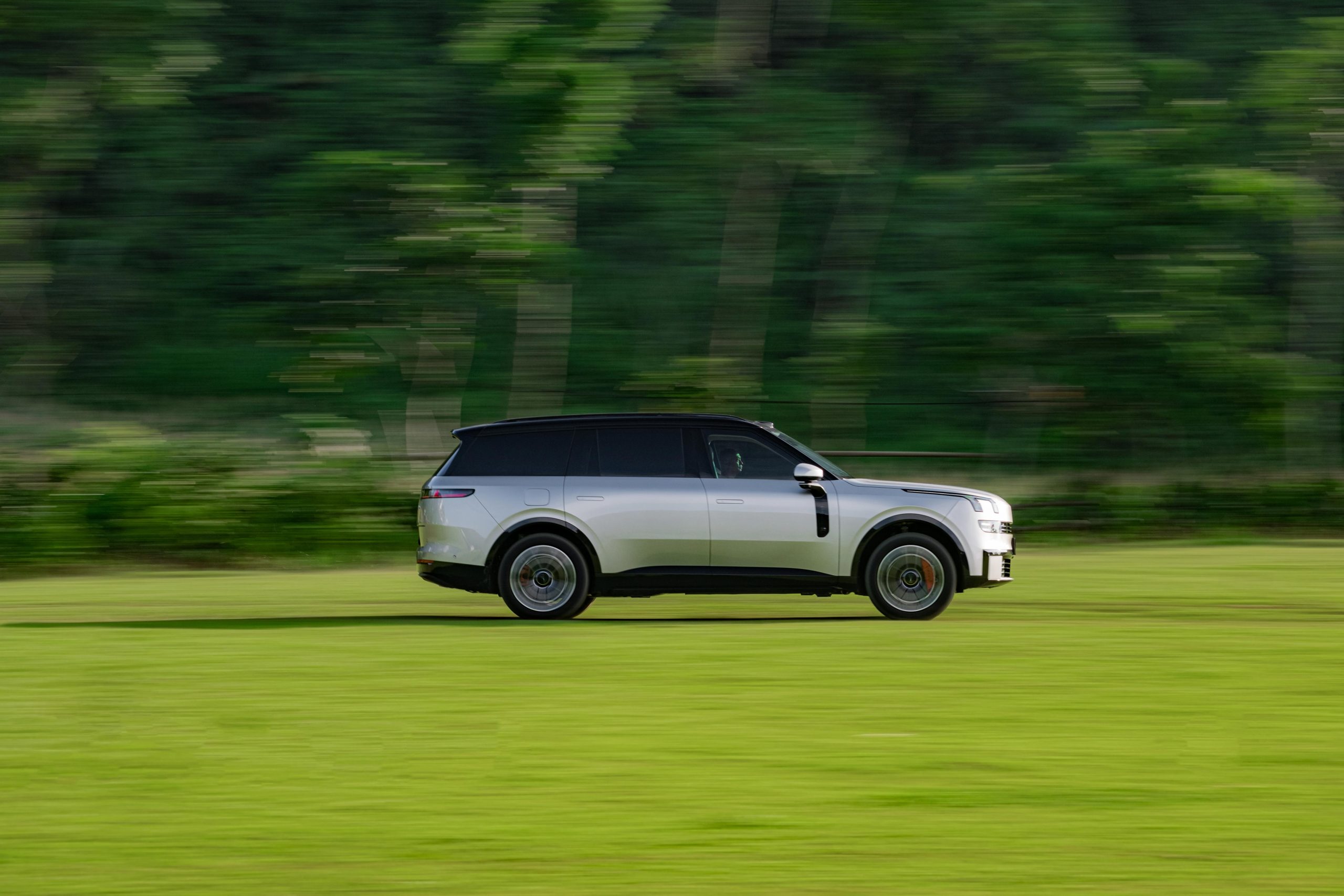 Lynk & Co 900